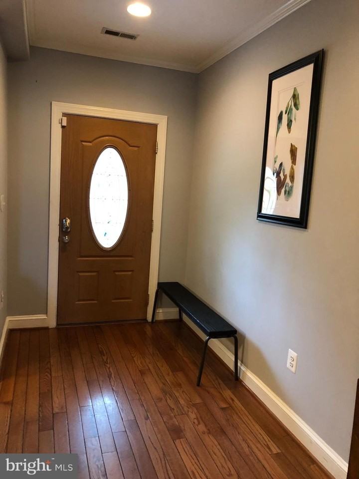 734 Quincy St Nw Unit A - Photo 2 of 23