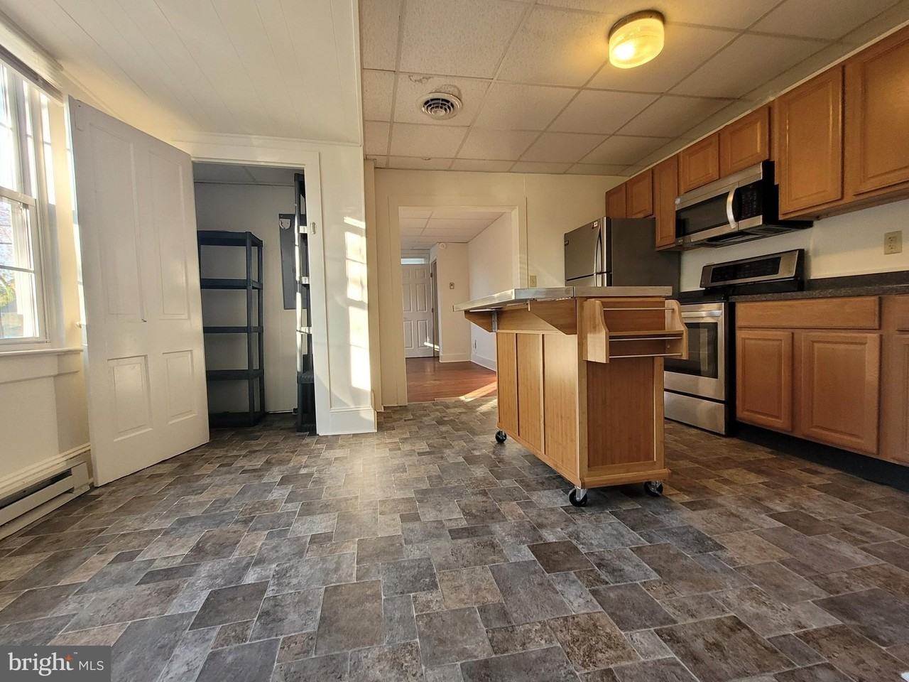 409 N Washington St - Photo 6 of 12