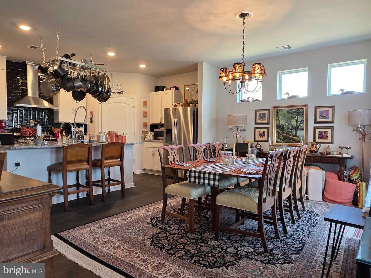 268 Coral Ct - Photo 7 of 26