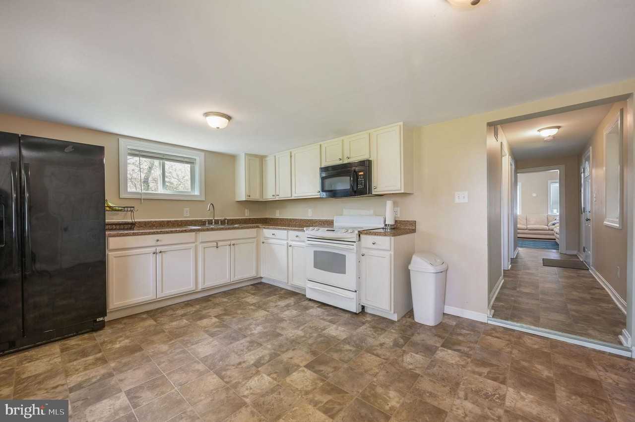 128 E Camden Wyoming Ave Unit A - Photo 3 of 10