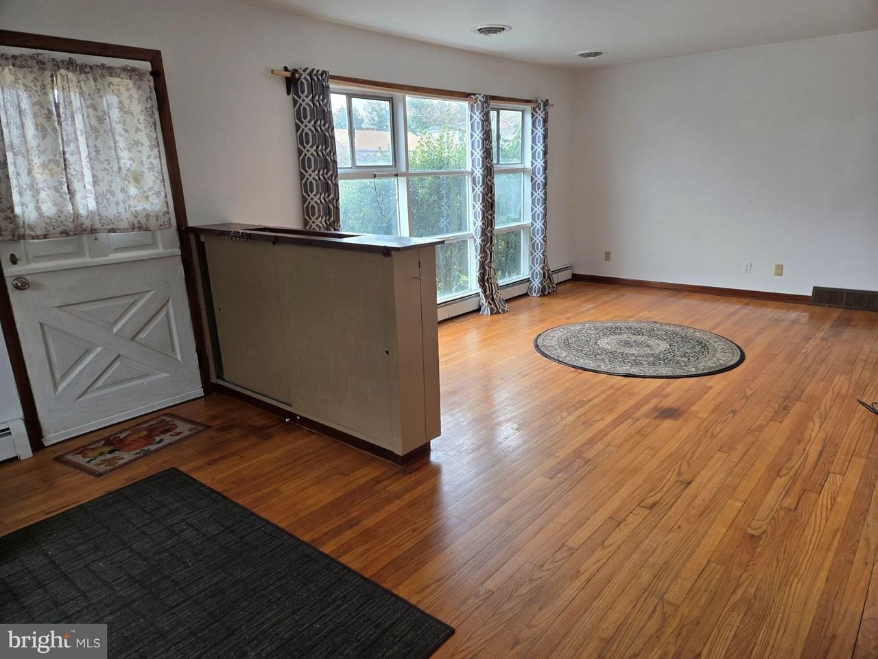 522 Carol St - Photo 3 of 12