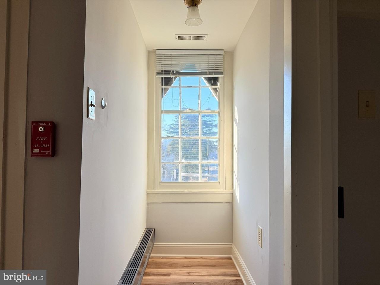 139 Nw Front St - Photo 2 of 9