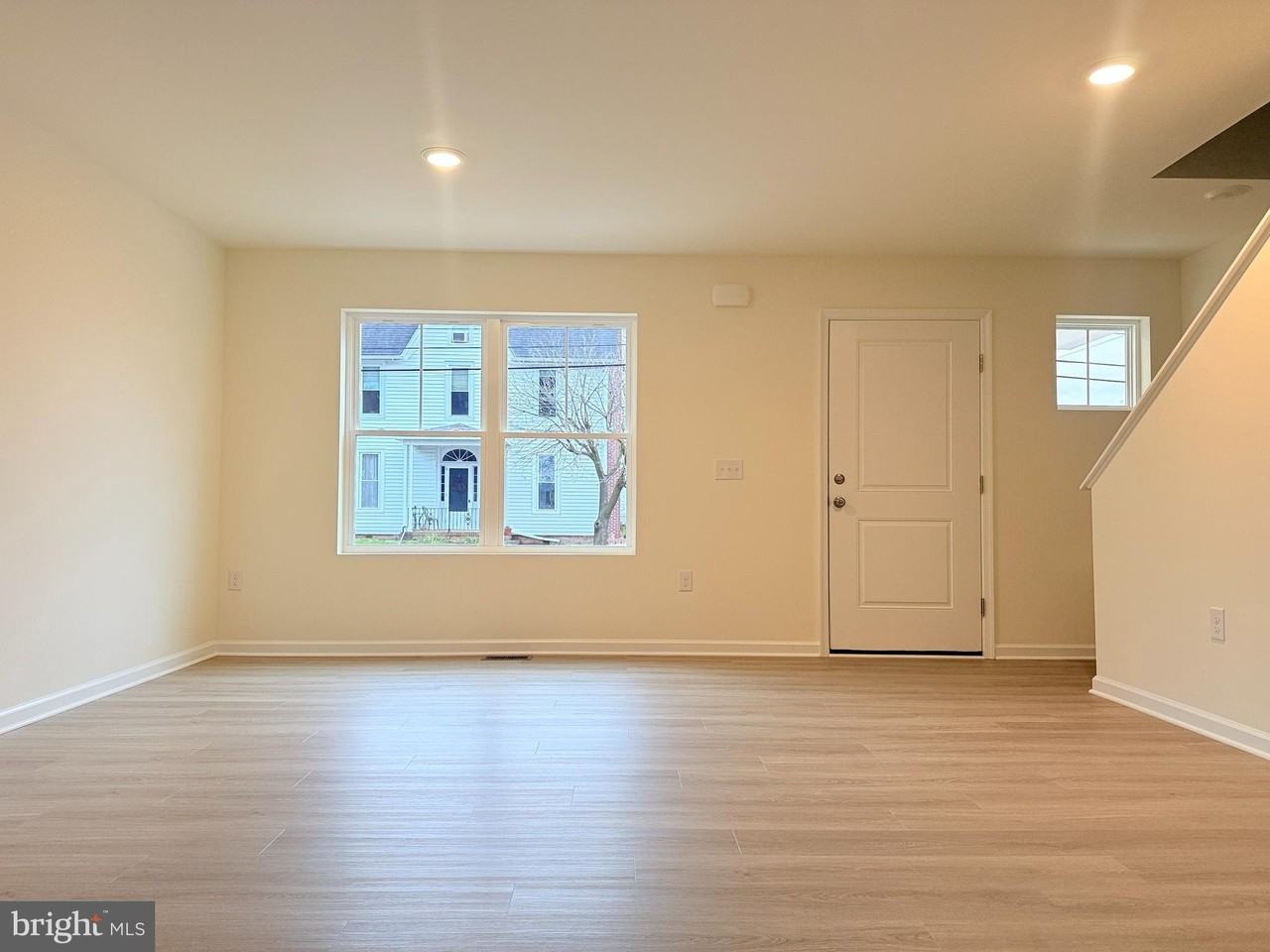 400 N Walnut St - Photo 3 of 12