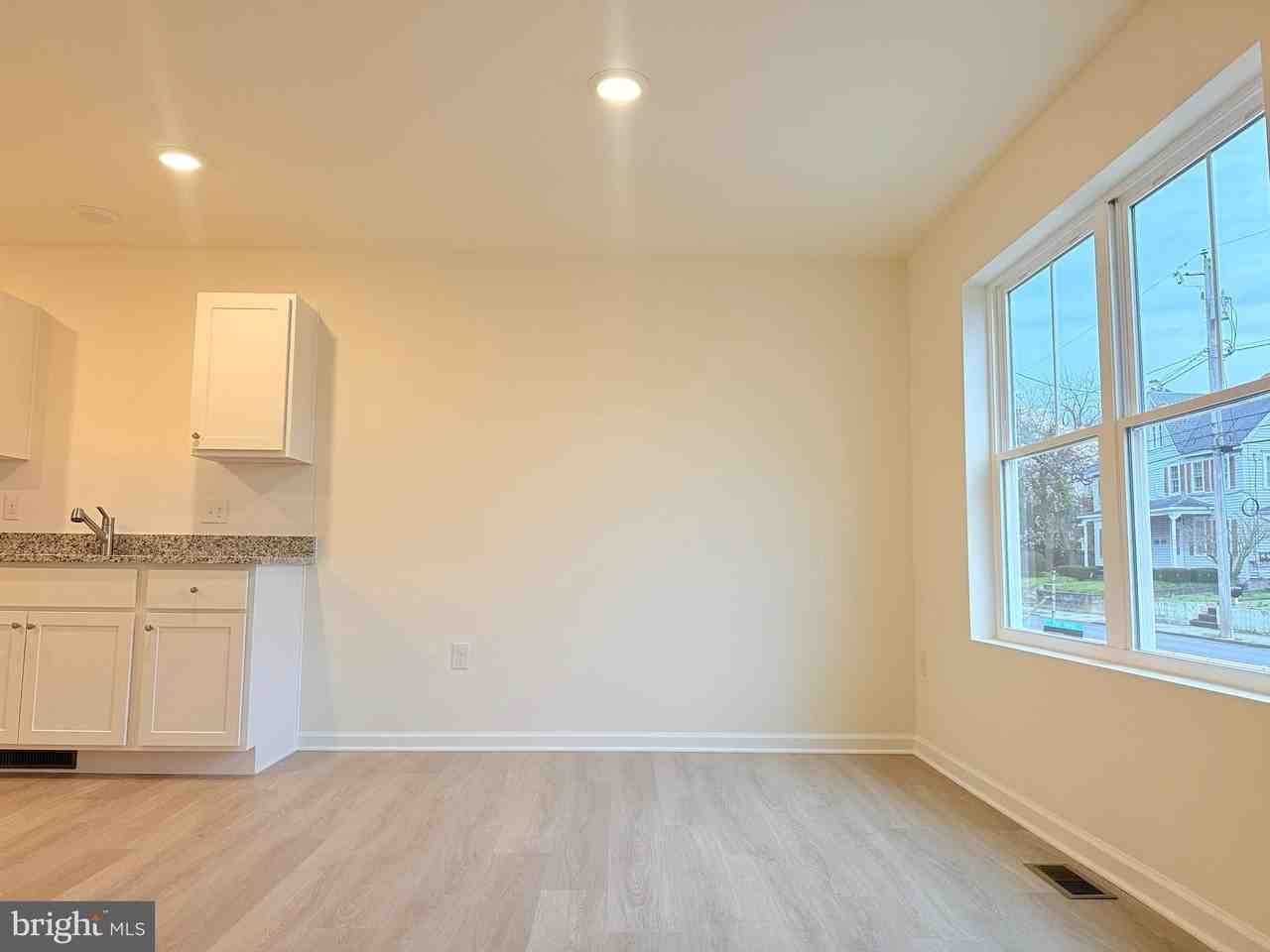 400 N Walnut St - Photo 4 of 12