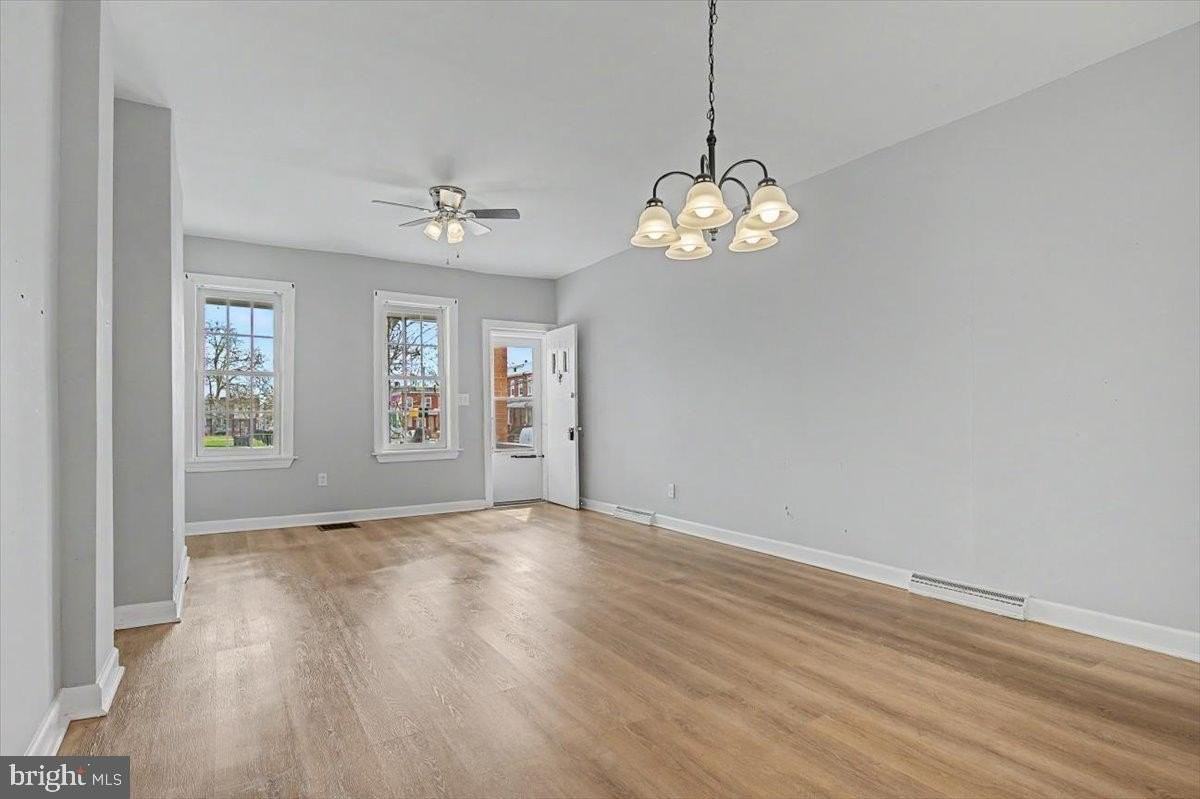 203 N Dupont St - Photo 7 of 24