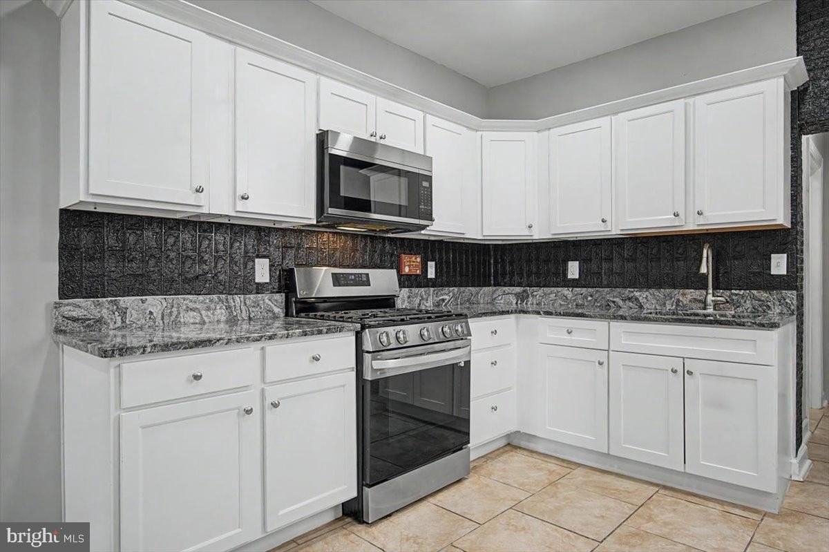 203 N Dupont St - Photo 2 of 24