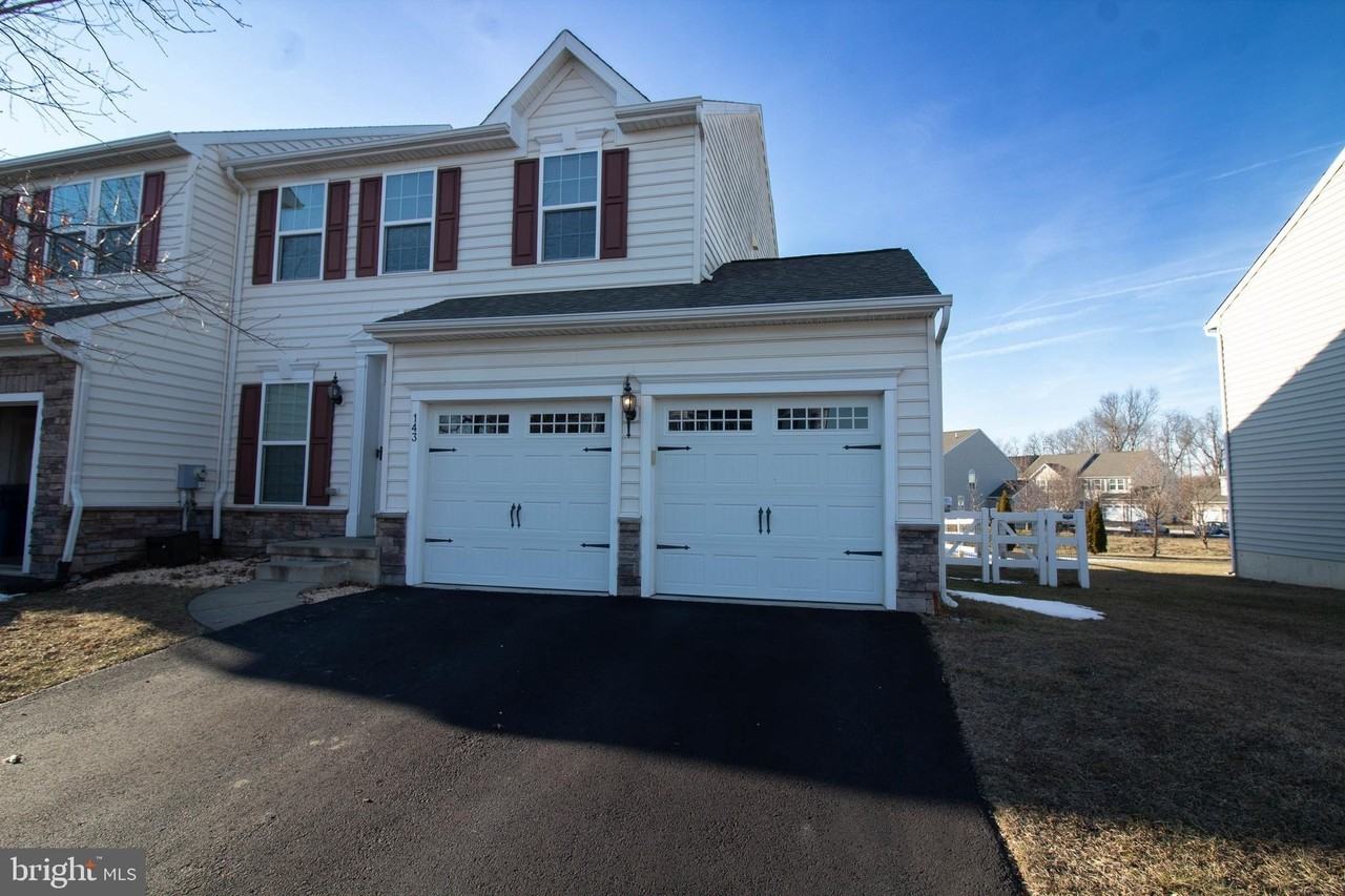 143 Margaretta Dr - Photo 2 of 21