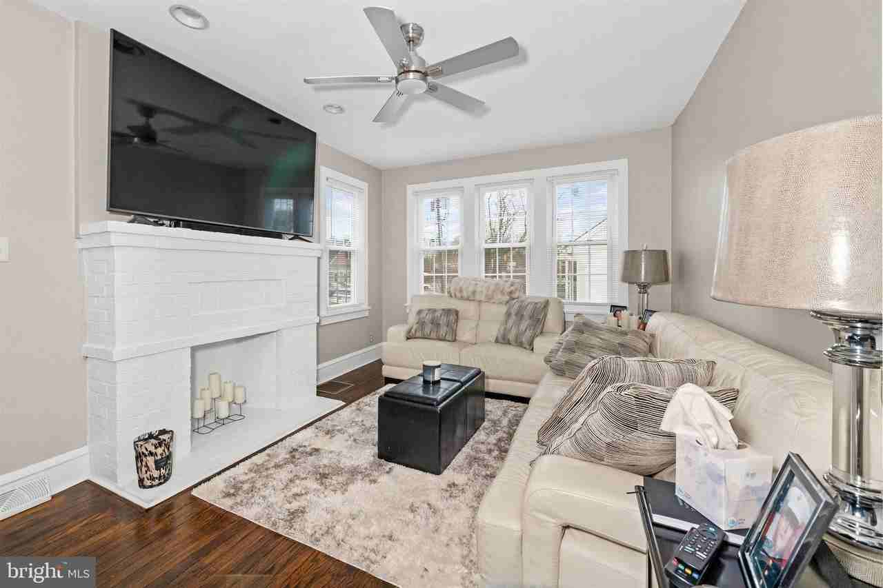 5 Woodrow Ave - Photo 3 of 33