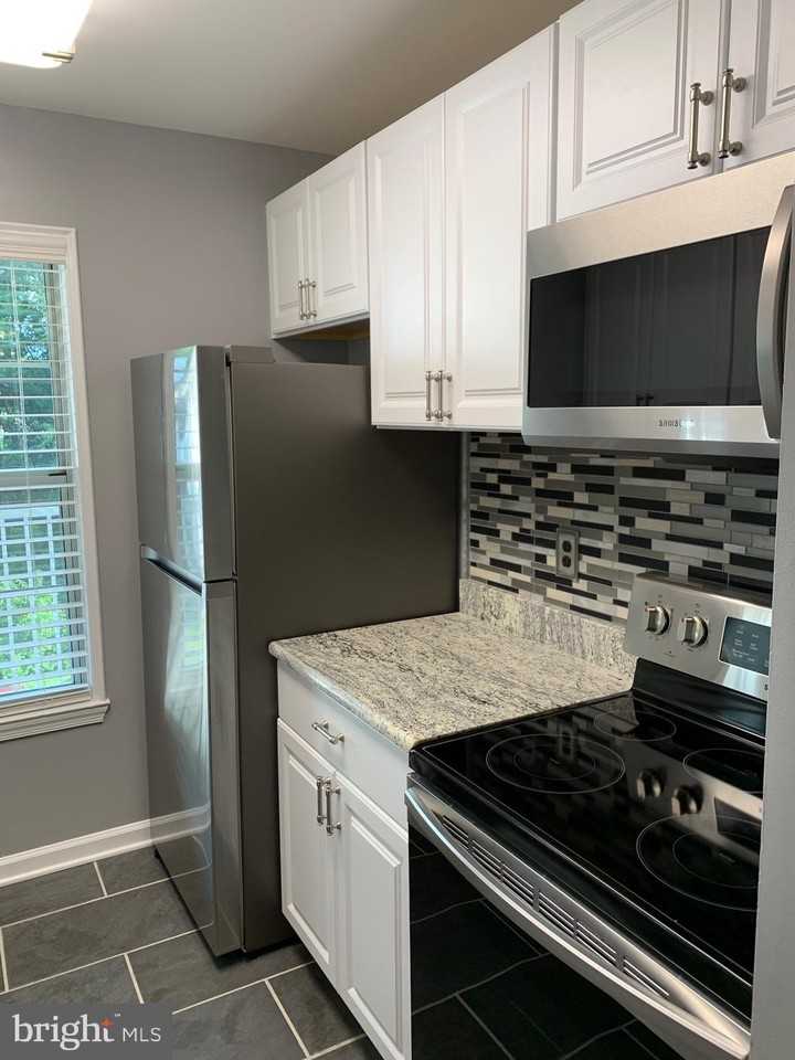 809 Willings Way - Photo 5 of 50