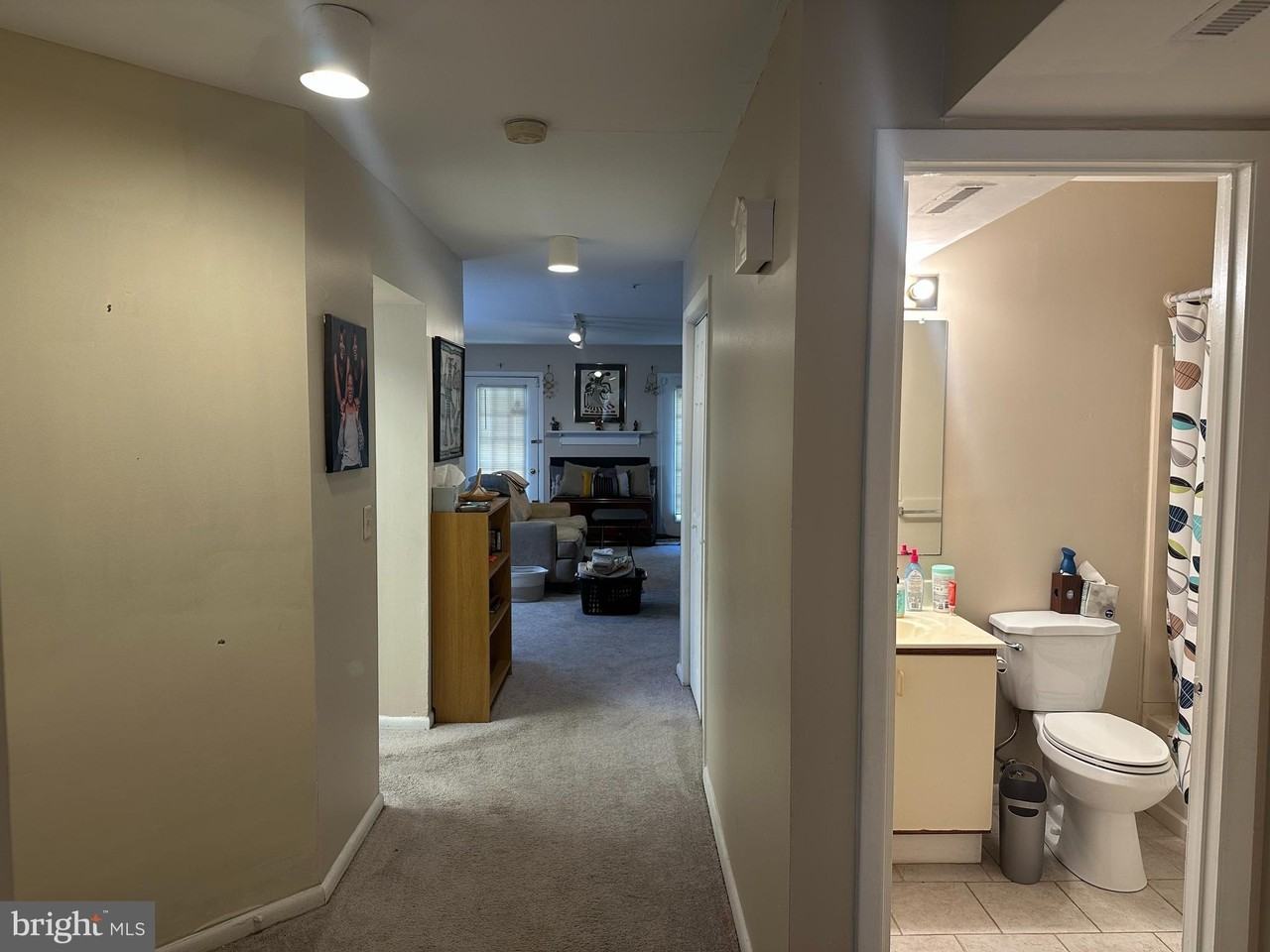 2404 Creekside Dr Unit 52 - Photo 3 of 18