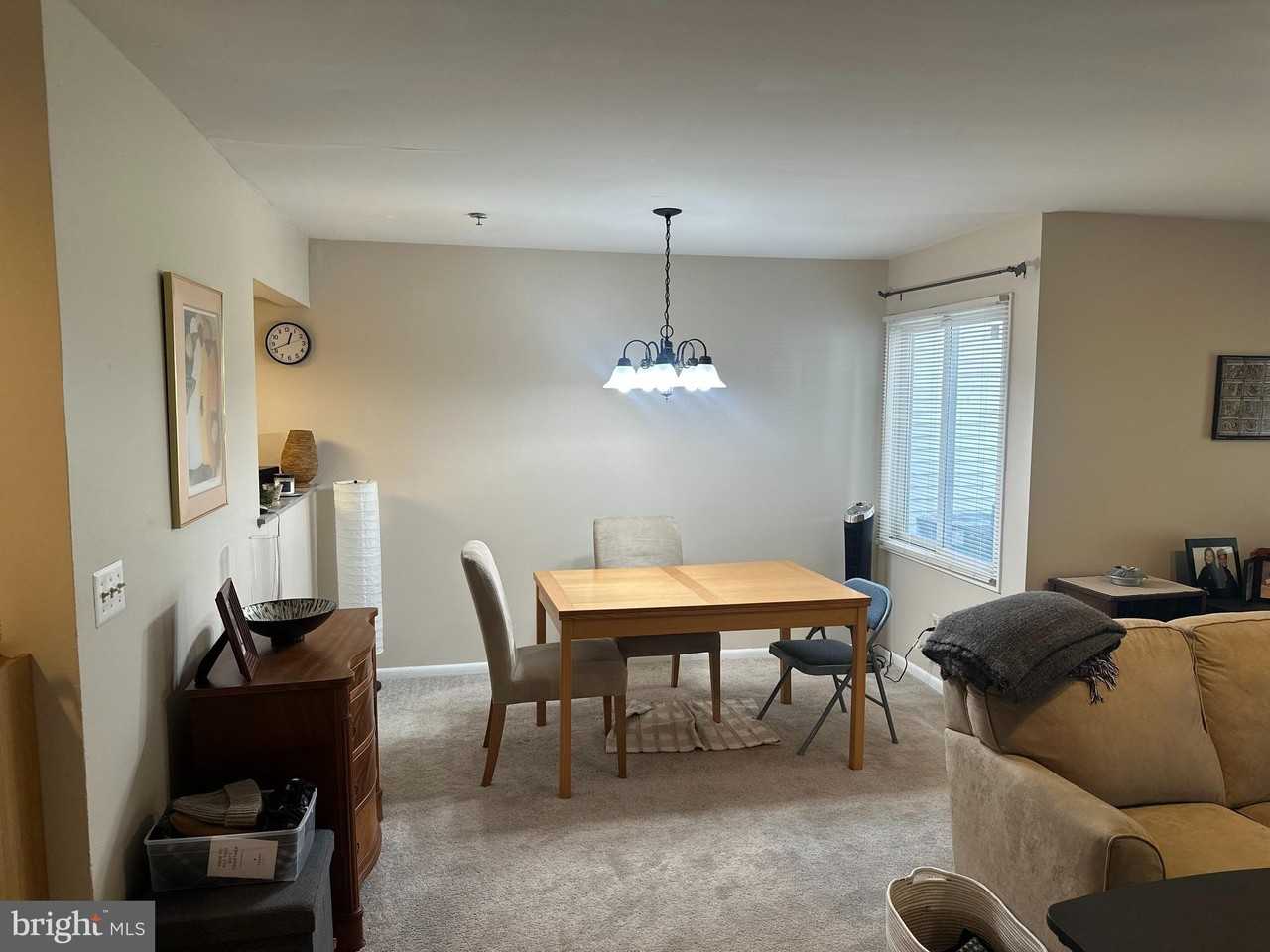 2404 Creekside Dr Unit 52 - Photo 4 of 18