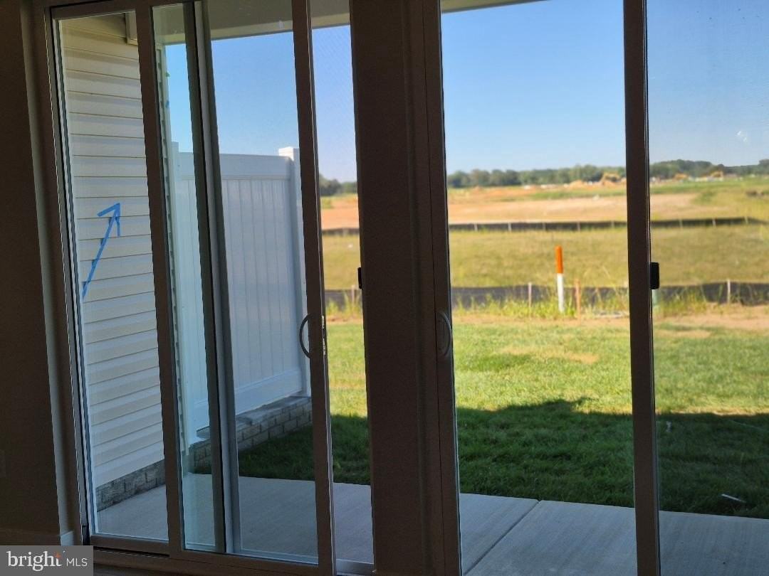 29273 Oxford Dr - Photo 4 of 7