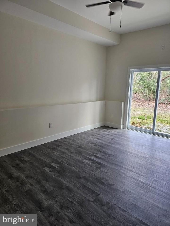 20429 Harbeson Rd - Photo 5 of 13