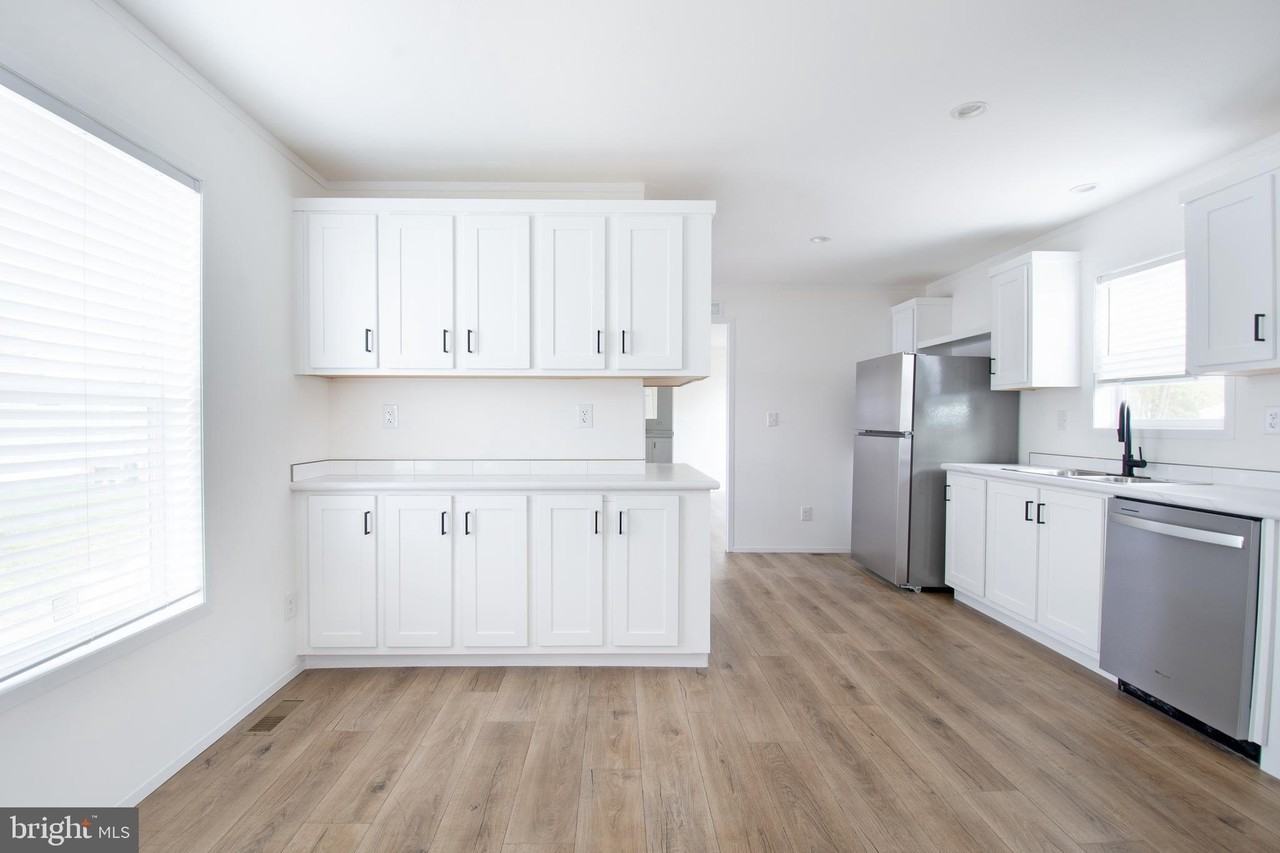 11386 1st St - Photo 5 of 18