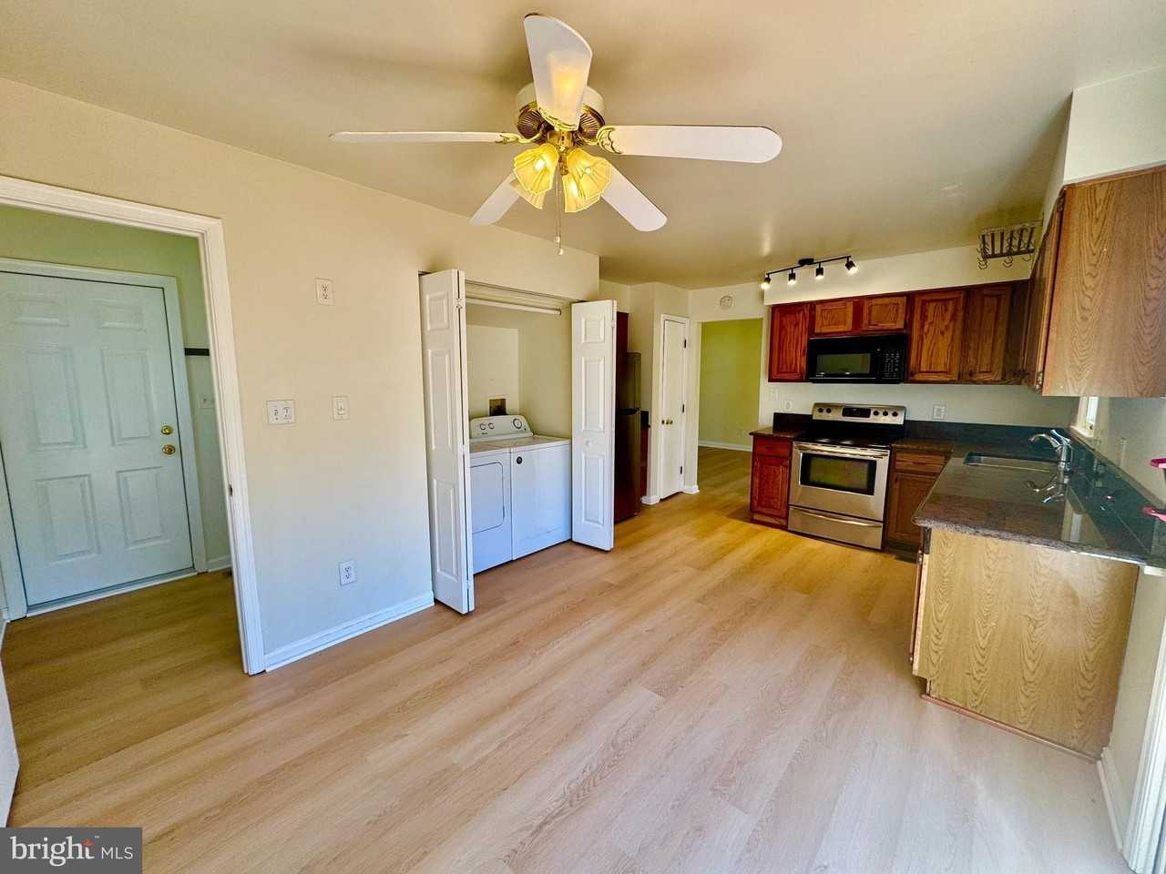 1193 Maple Ave - Photo 5 of 28