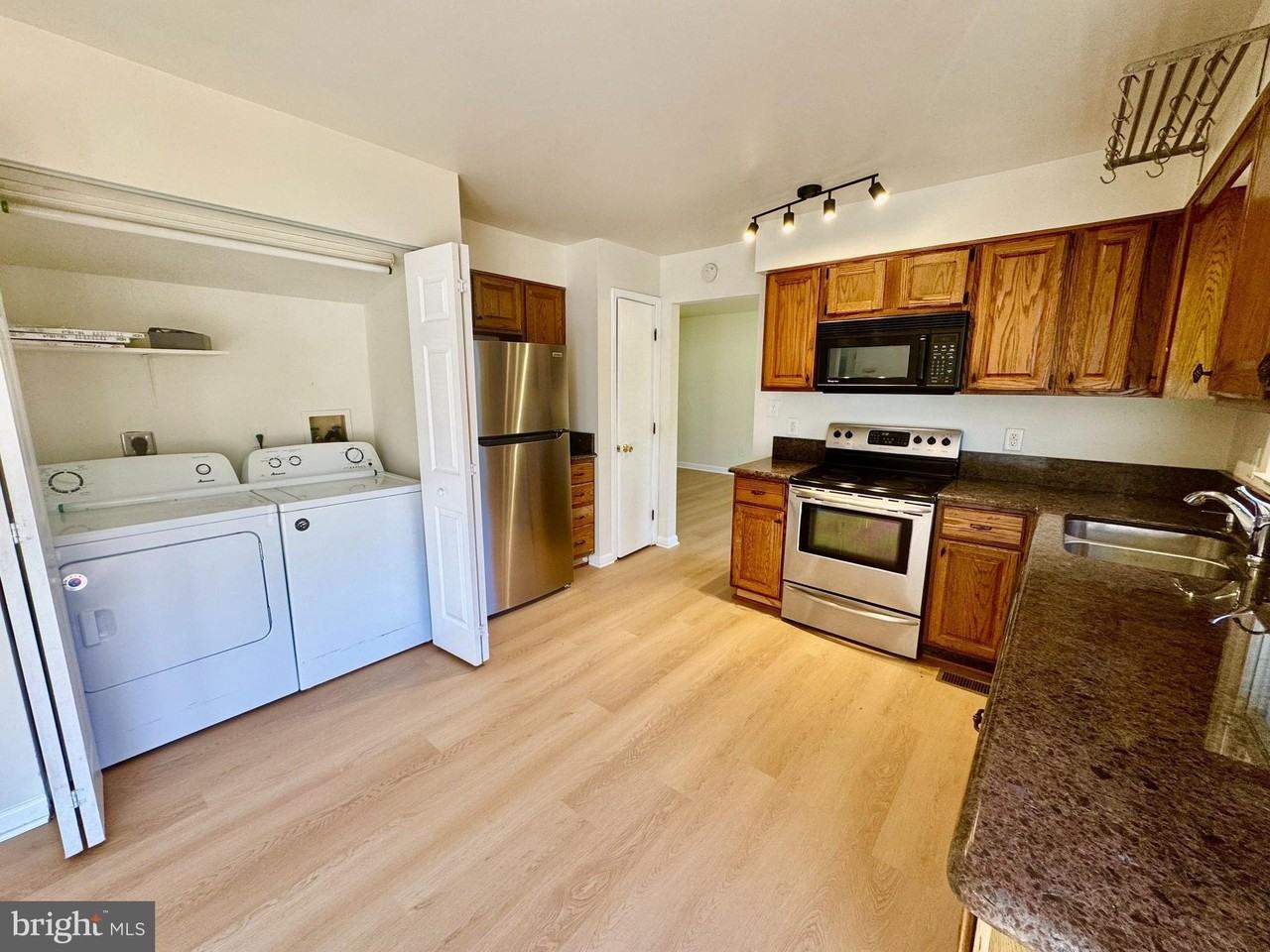 1193 Maple Ave - Photo 6 of 28