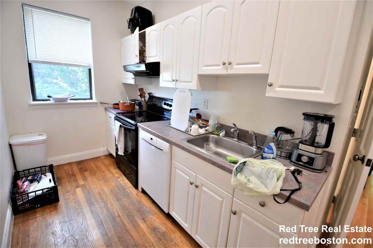 313 Summit Ave #U4 - Photo 3 of 8