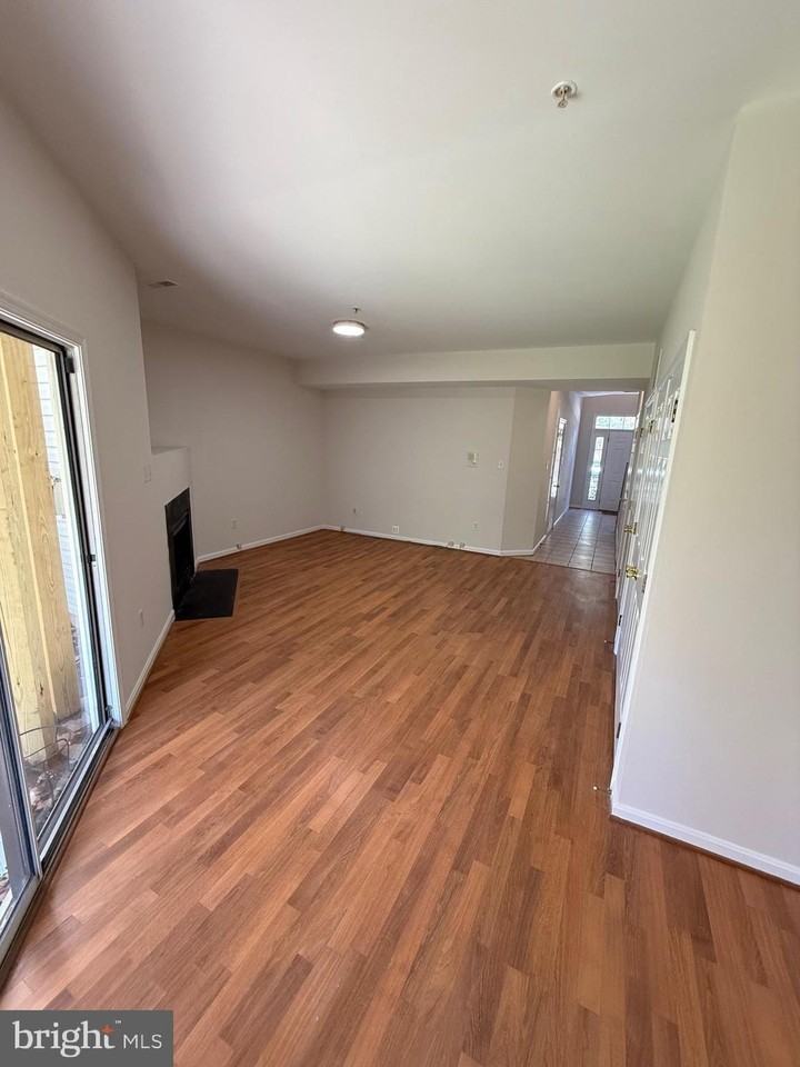 8716 Little Patuxent Ct - Photo 3 of 17