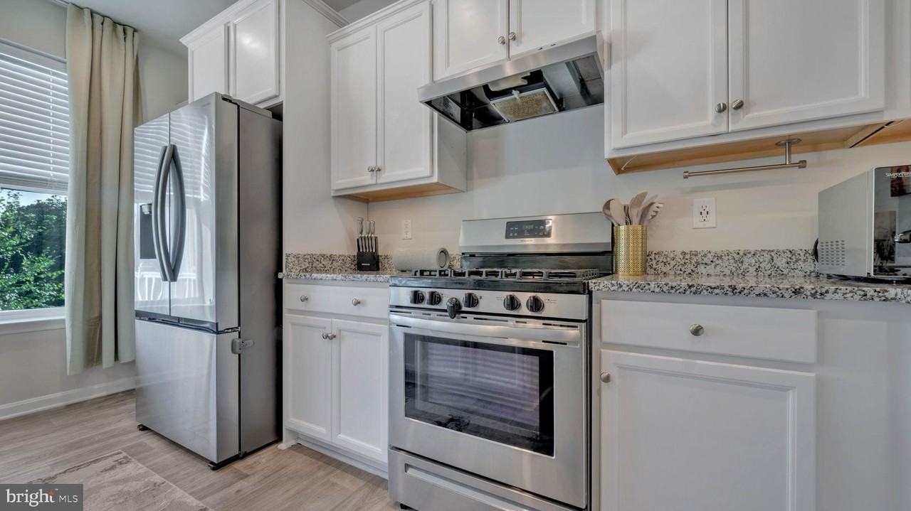 7748 Venice Ln - Photo 5 of 27