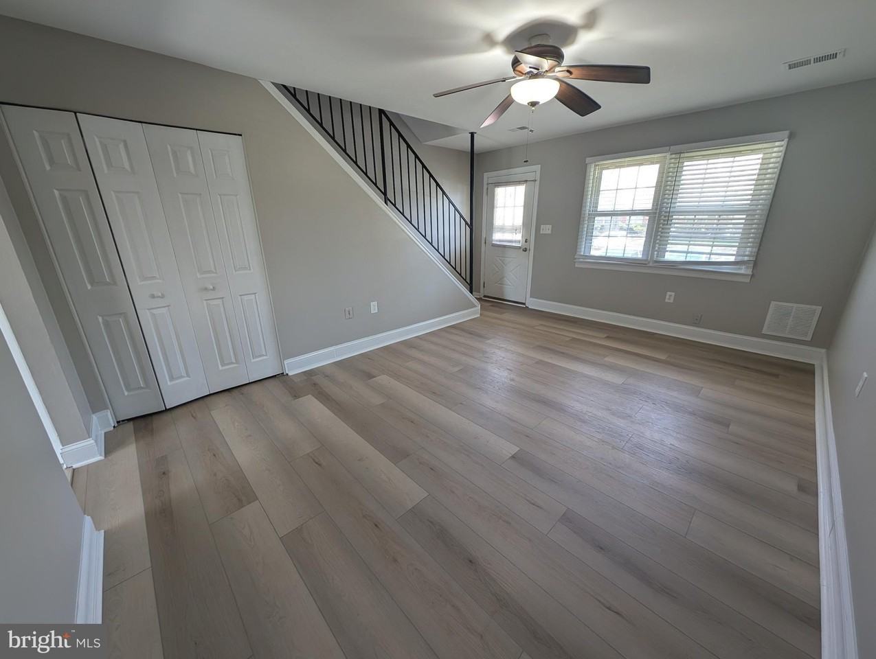 8435 Norwood Dr - Photo 4 of 37