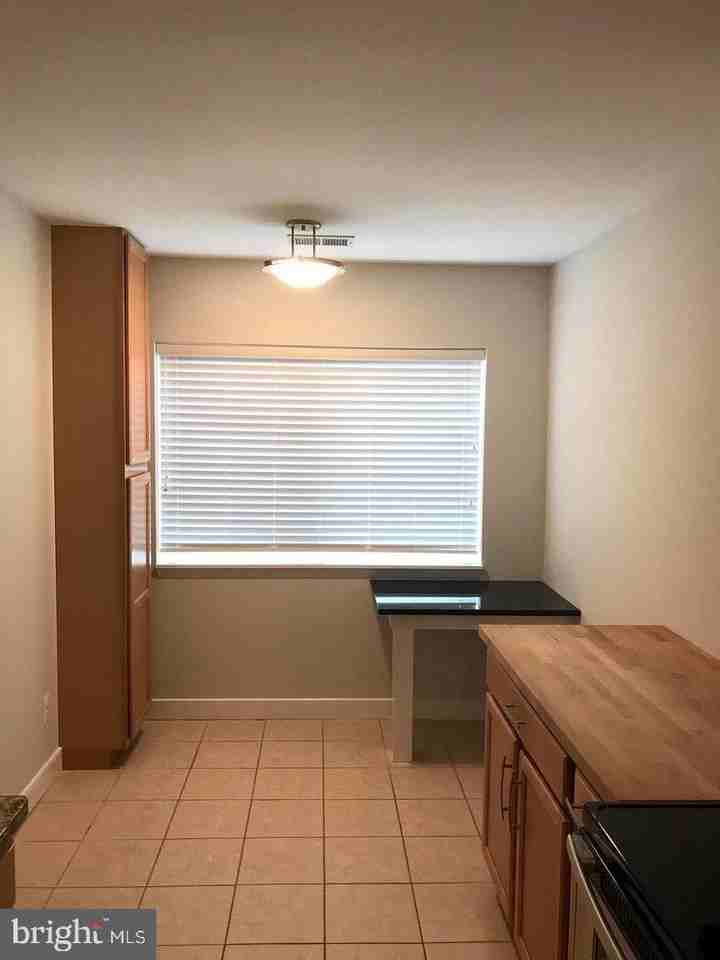 1225 Gemini Dr Apt B - Photo 2 of 7