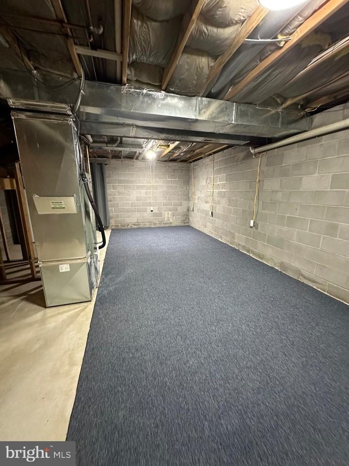 932 12th St - Photo 6 of 14