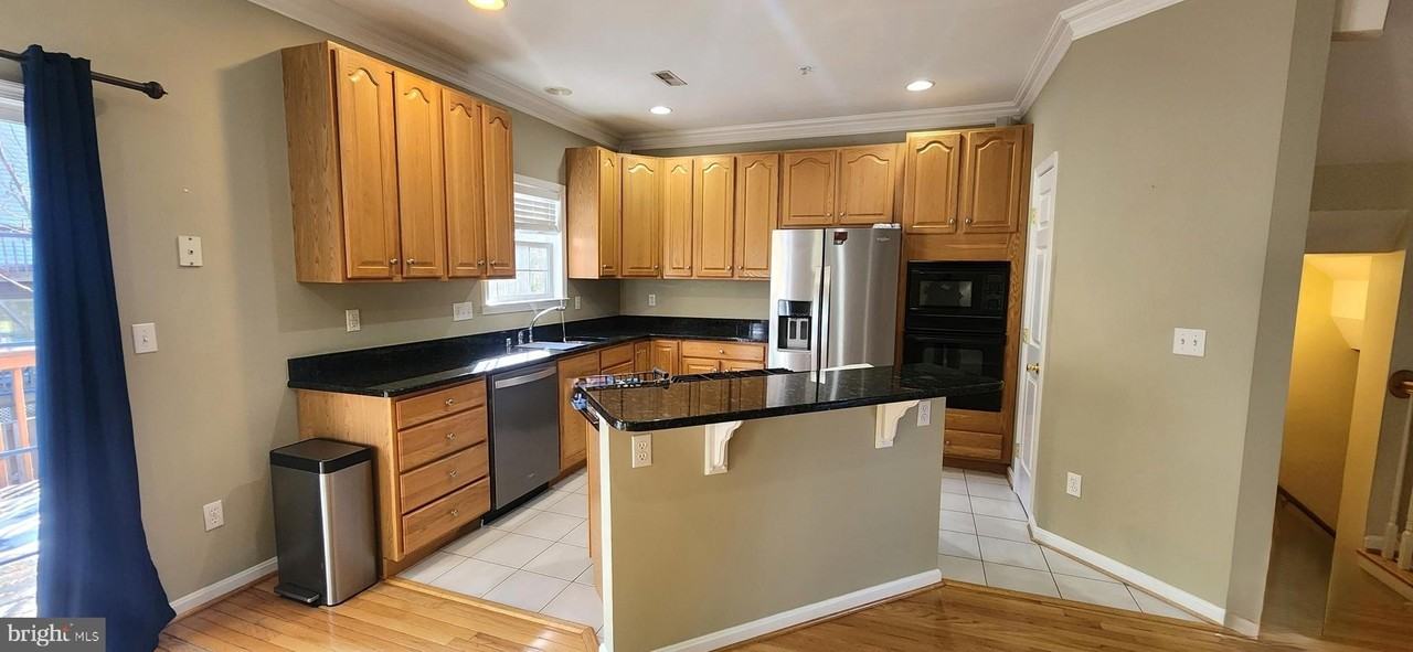 223 Wintergull Ln - Photo 2 of 35