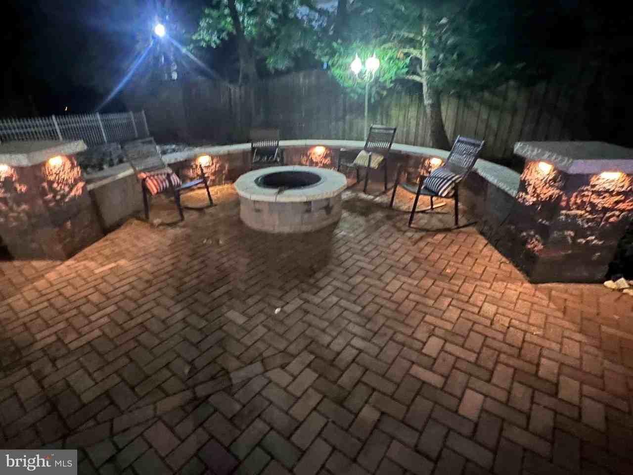 8002 Middlebury Dr - Photo 3 of 43