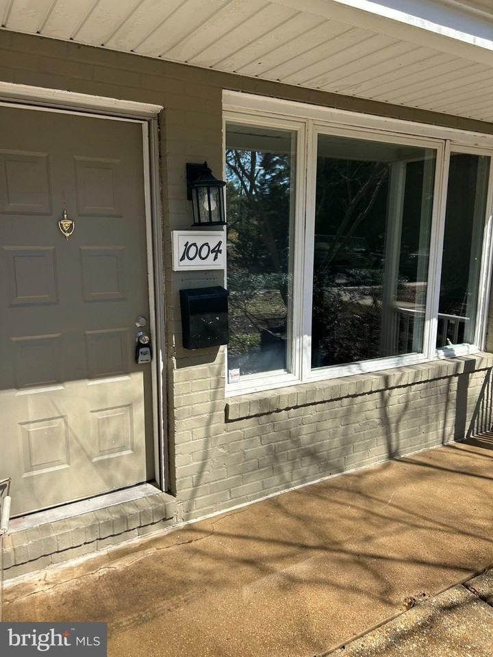 1004 Dreams Landing Way - Photo 2 of 16