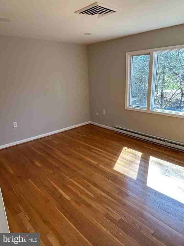 1004 Dreams Landing Way - Photo 3 of 16