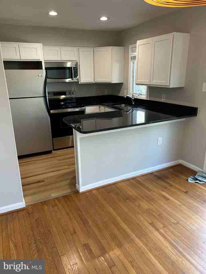 1004 Dreams Landing Way - Photo 4 of 16