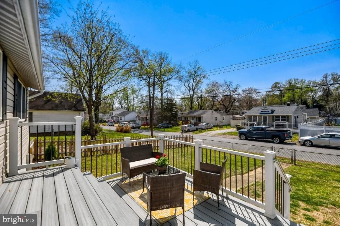 1715 Tacoma Rd - Photo 2 of 32