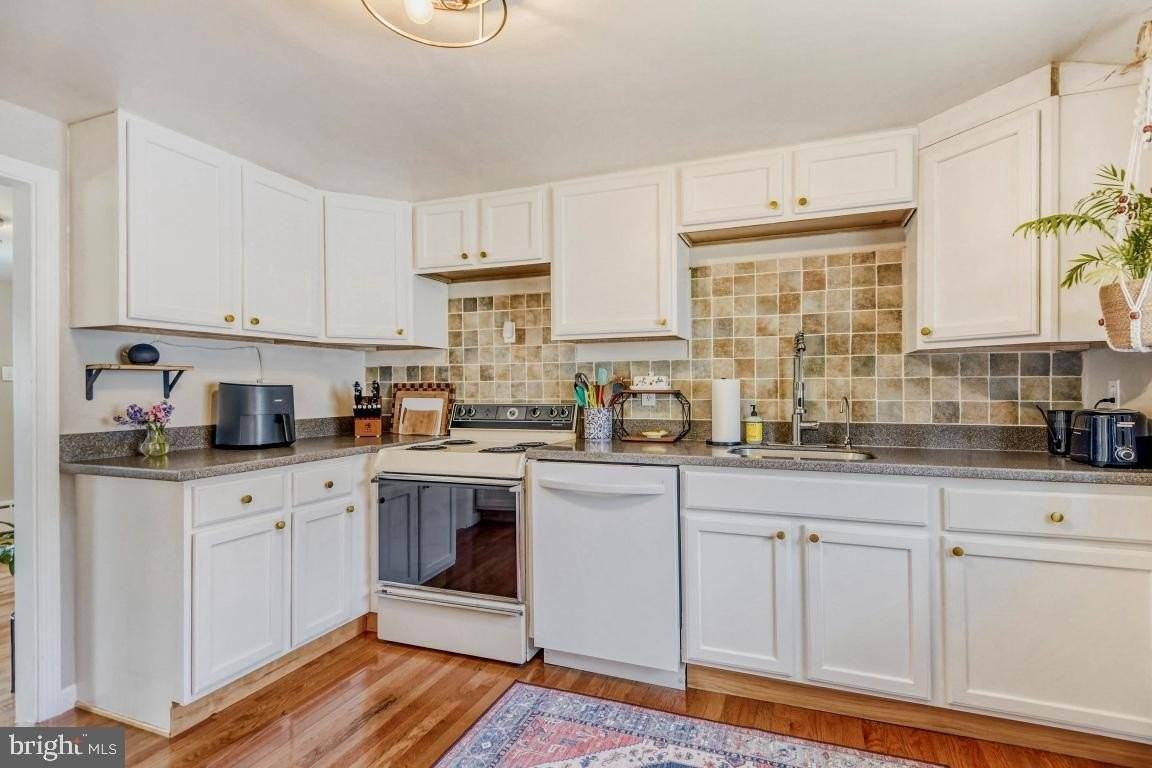 1715 Tacoma Rd - Photo 5 of 32