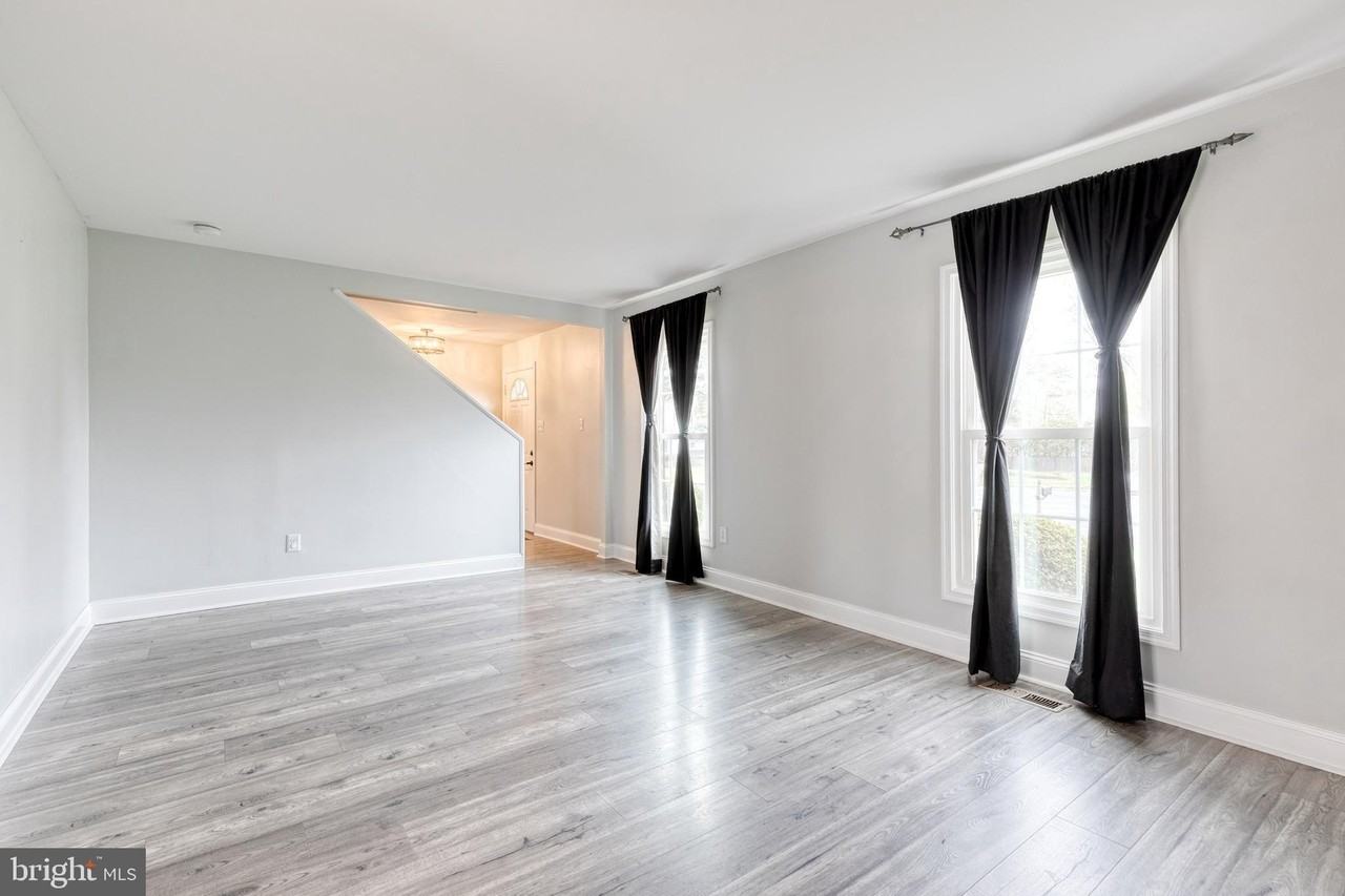 2263 Mistwood Cir - Photo 4 of 18