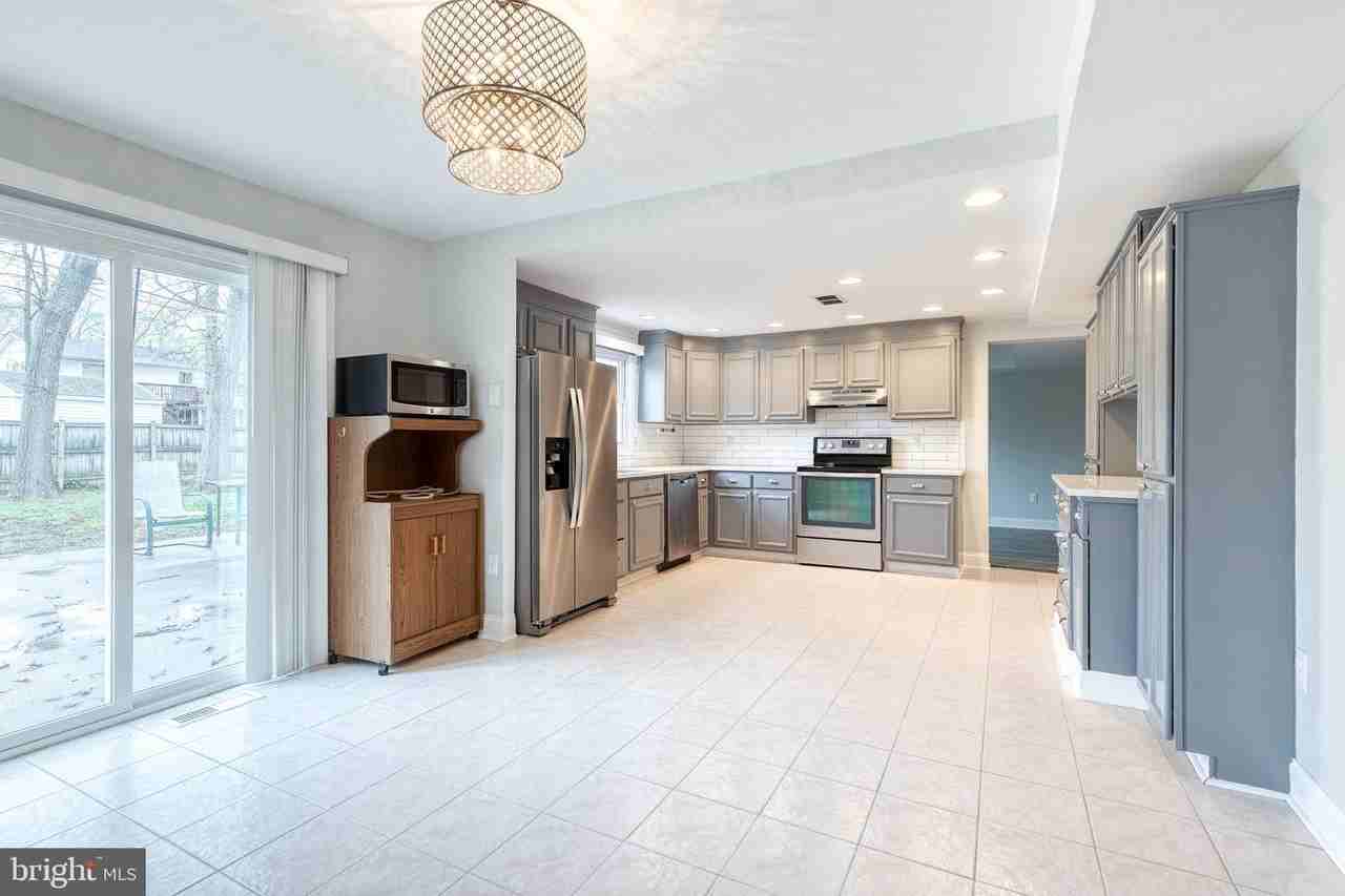 2263 Mistwood Cir - Photo 5 of 18