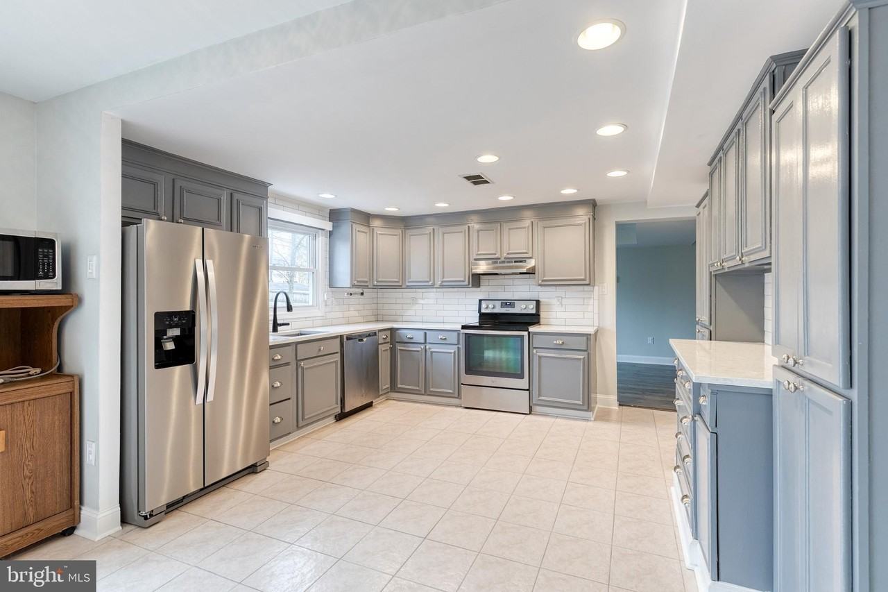 2263 Mistwood Cir - Photo 6 of 18