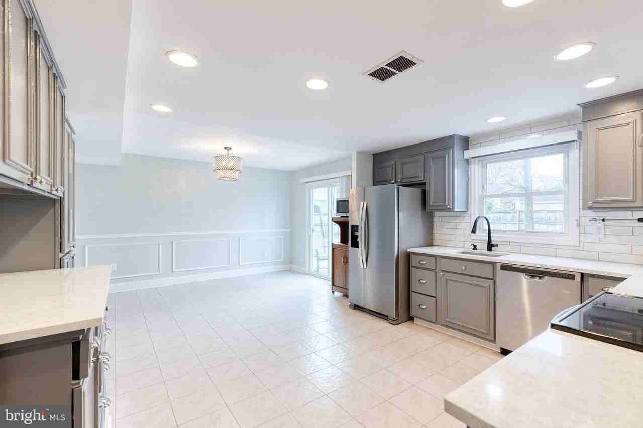 2263 Mistwood Cir - Photo 7 of 18