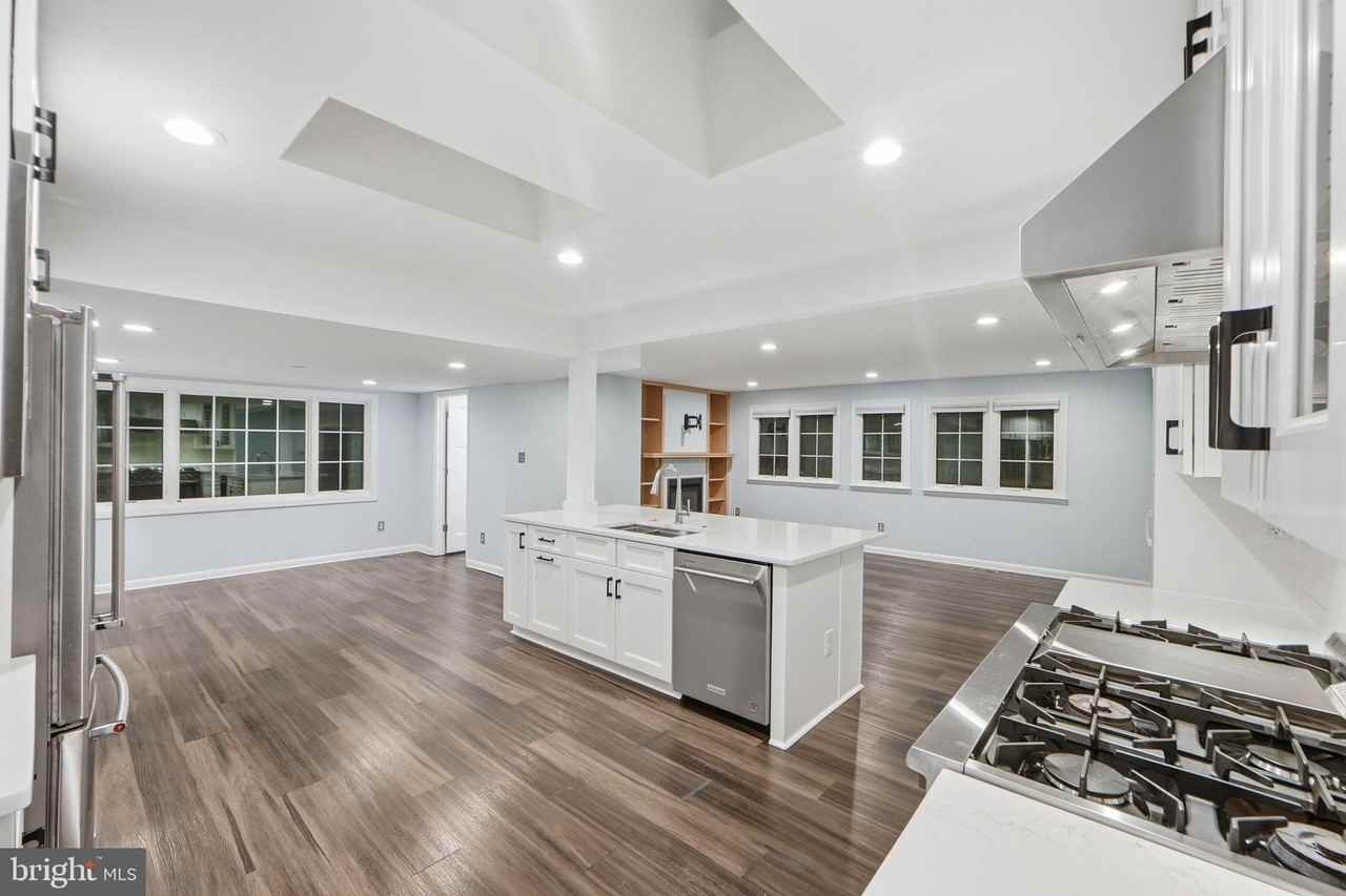 808 Cottonwood Dr - Photo 7 of 48