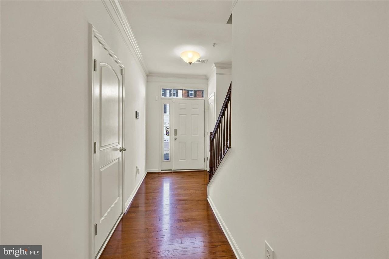 8409 Wood Thrush Way - Photo 3 of 34