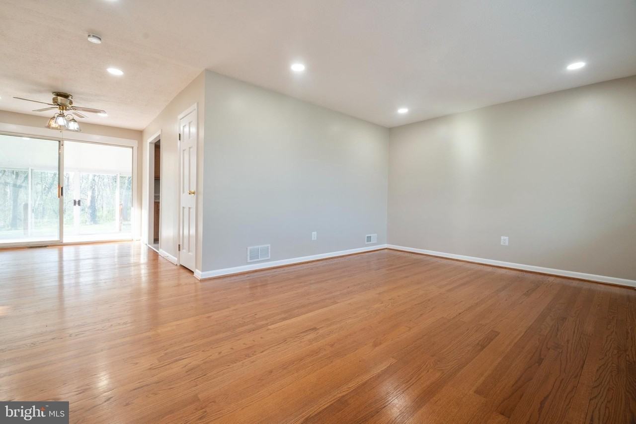 1909 Pagham Rd - Photo 7 of 25