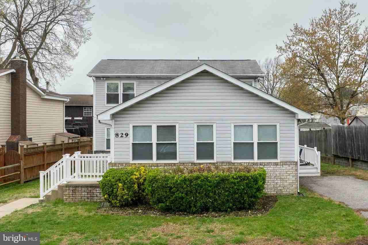 829 Shore Dr - Photo 2 of 29