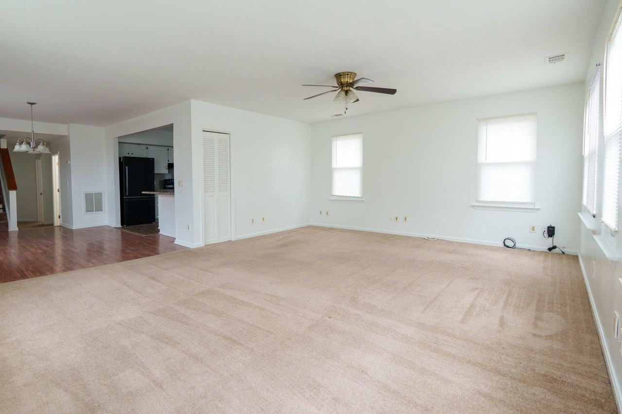 829 Shore Dr - Photo 6 of 29