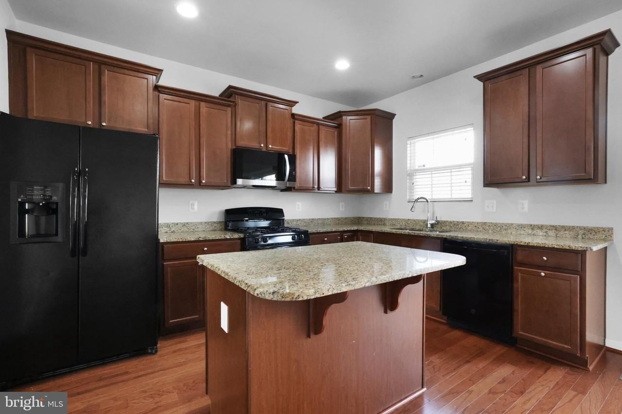 7705 Sentry Ter - Photo 5 of 42