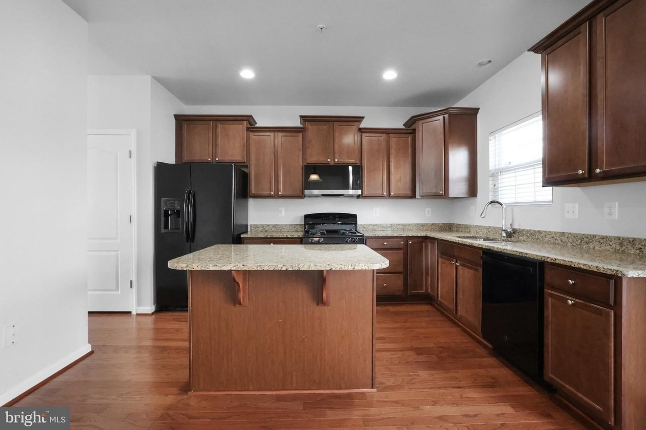 7705 Sentry Ter - Photo 6 of 42