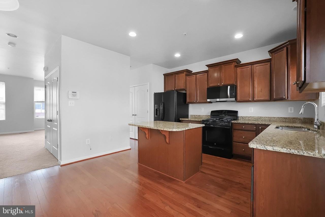 7705 Sentry Ter - Photo 7 of 42