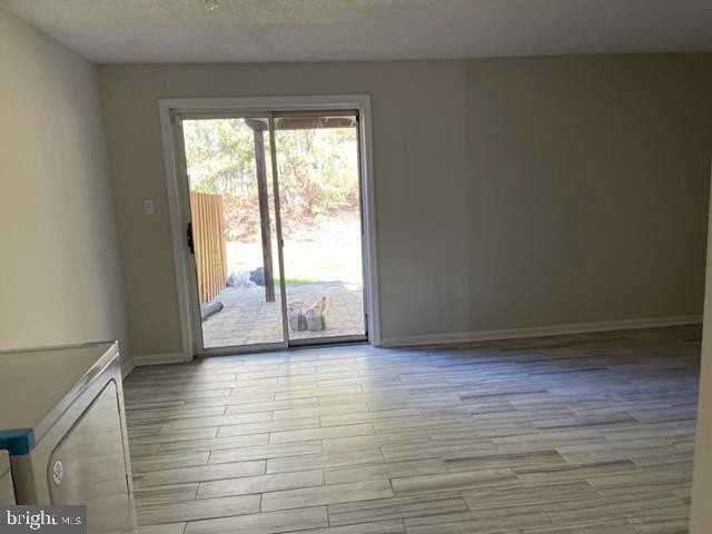 216 Pinecove Ave - Photo 2 of 17