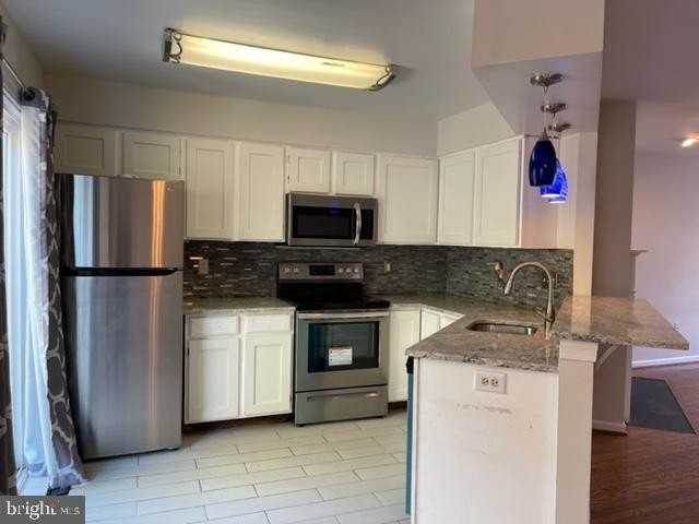 216 Pinecove Ave - Photo 4 of 17