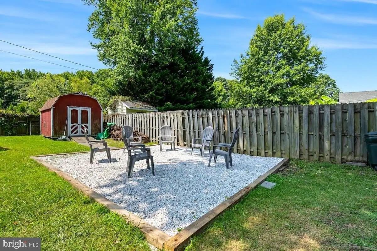 301 Beverley Pl - Photo 6 of 42