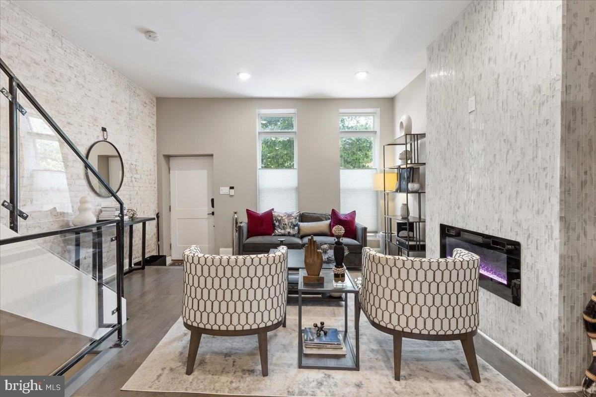 1532 N Broadway - Photo 5 of 44