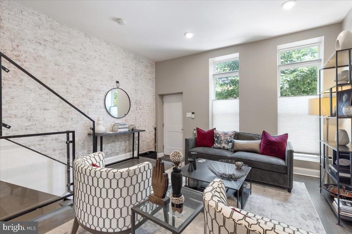 1532 N Broadway - Photo 6 of 44